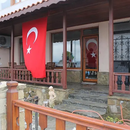 Tuzcuoglu 홈스테이 에체밧